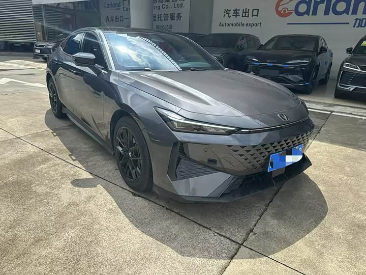 Фото 3 - Changan UNI-V