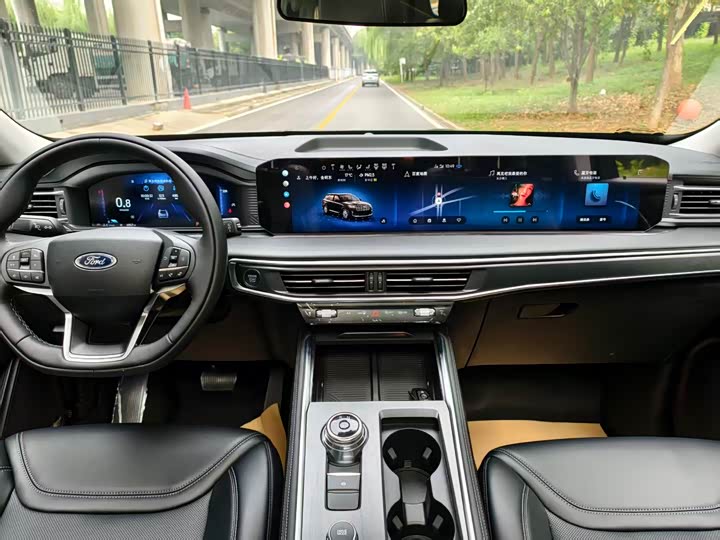 Фото 19 - Ford Explorer