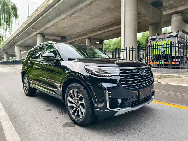 Фото 3 - Ford Explorer