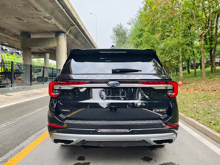 Фото 5 - Ford Explorer