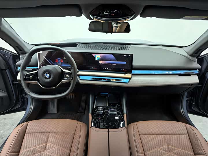 Фото 10 - BMW 5 Series