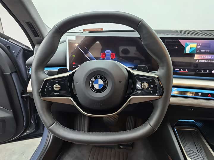 Фото 14 - BMW 5 Series