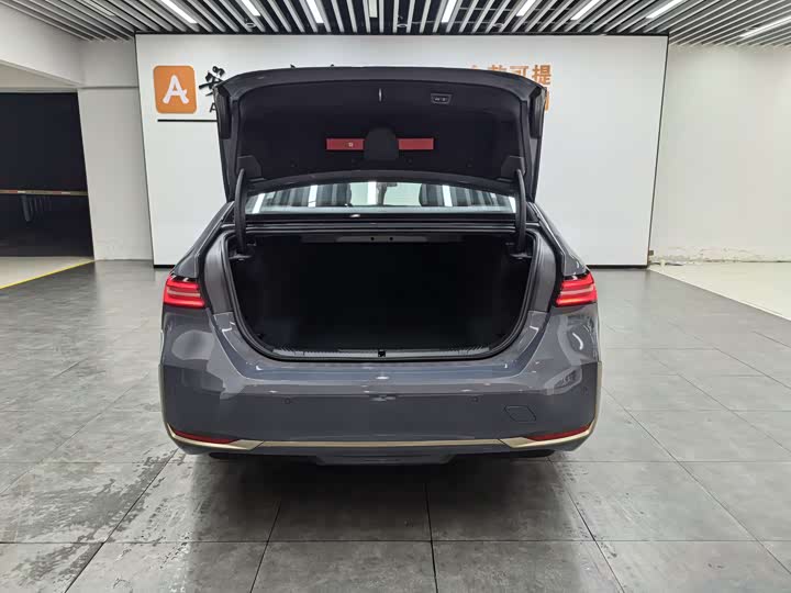 Фото 5 - BMW 5 Series