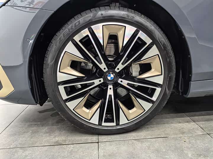 Фото 6 - BMW 5 Series