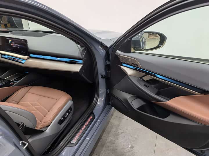 Фото 8 - BMW 5 Series