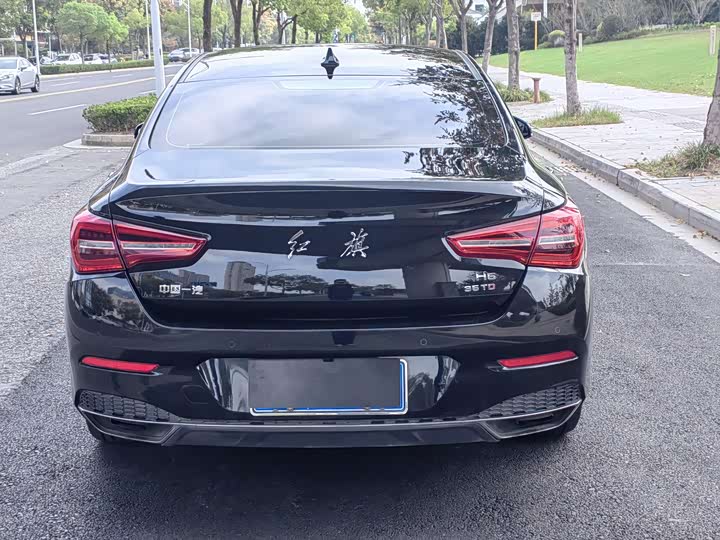 Фото 5 - Hongqi H5