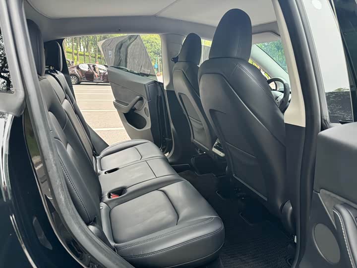 Фото 11 - Tesla Model Y