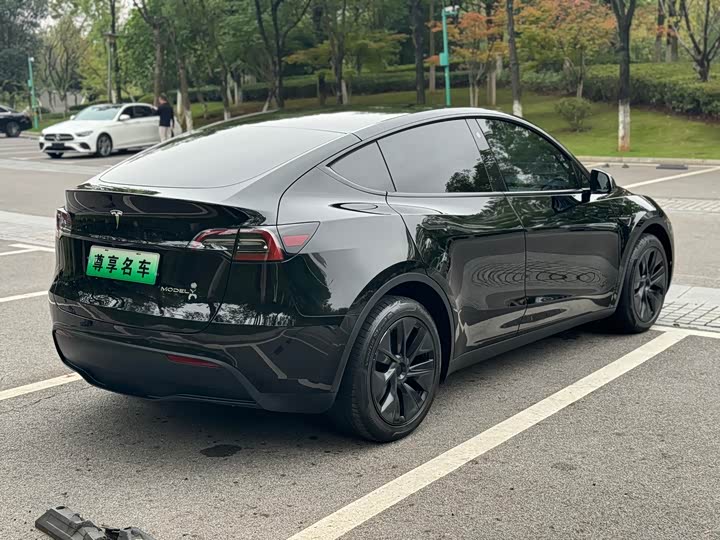 Фото 7 - Tesla Model Y