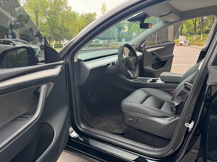 Фото 8 - Tesla Model Y