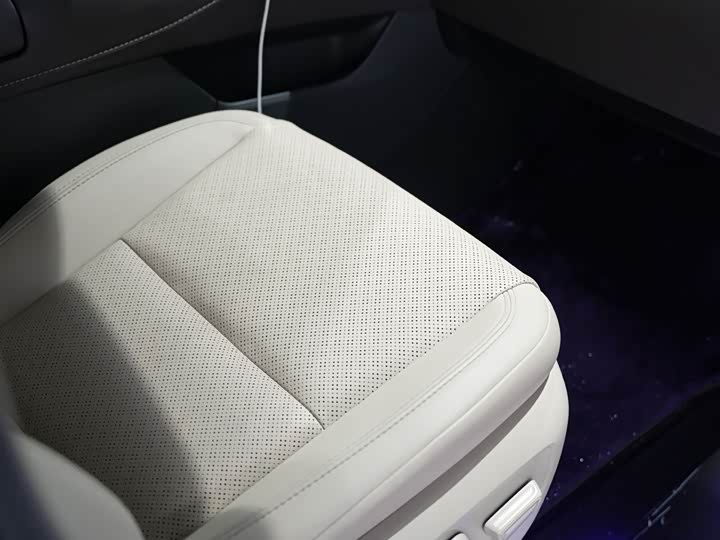 Фото 11 - Toyota Vellfire