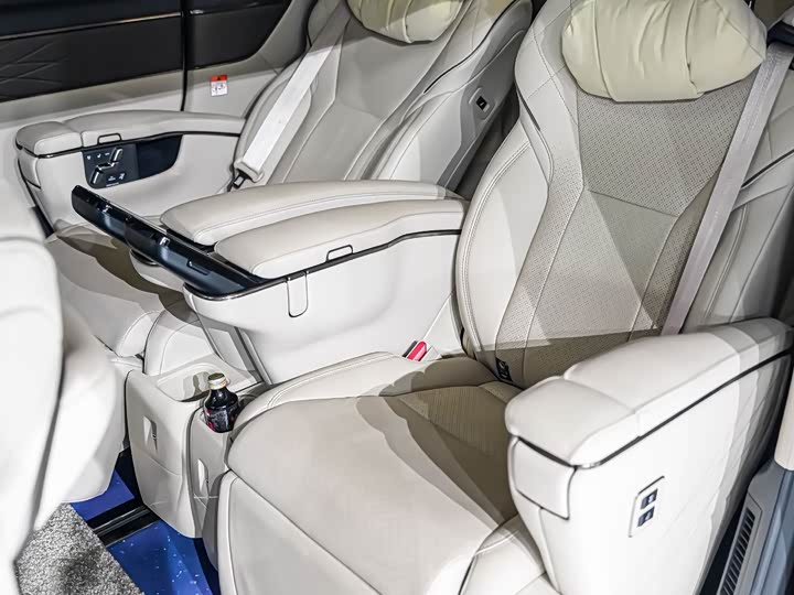 Фото 12 - Toyota Vellfire