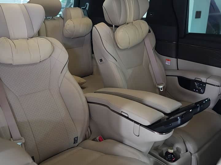 Фото 13 - Toyota Vellfire