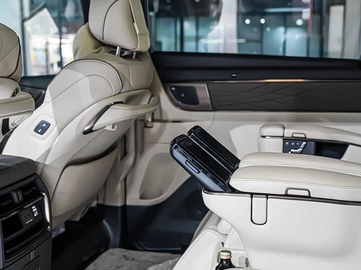 Фото 14 - Toyota Vellfire