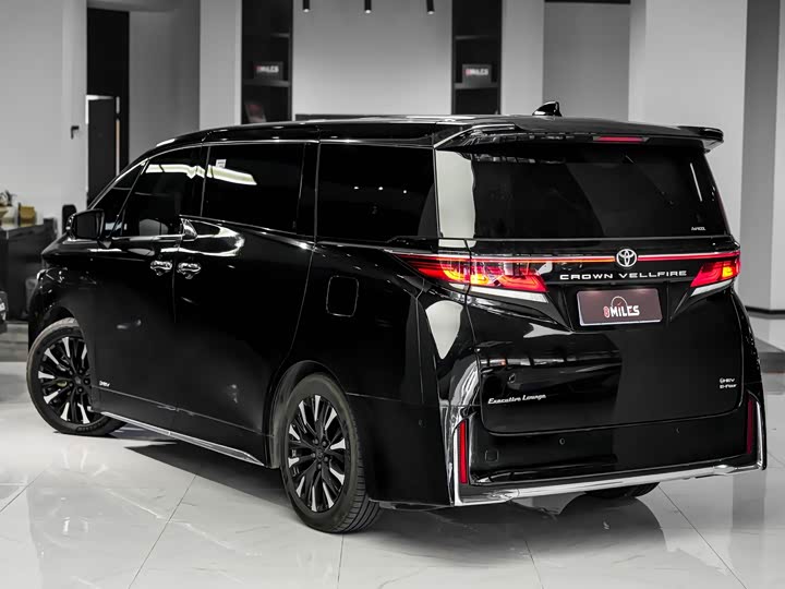 Фото 6 - Toyota Vellfire