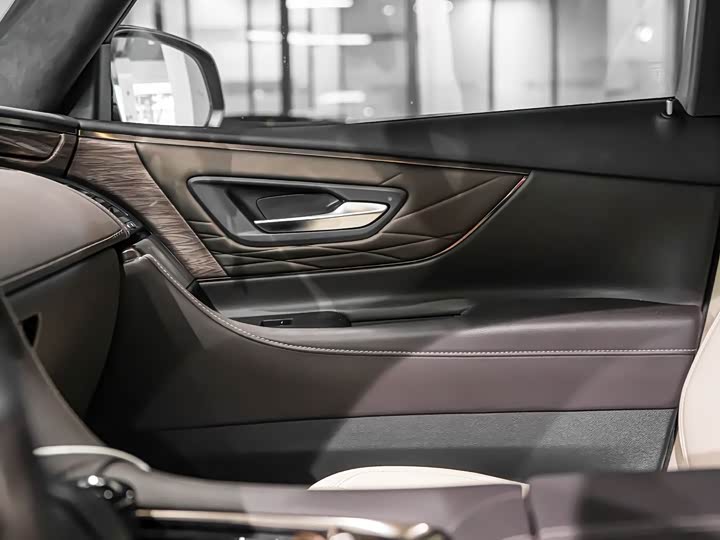 Фото 9 - Toyota Vellfire