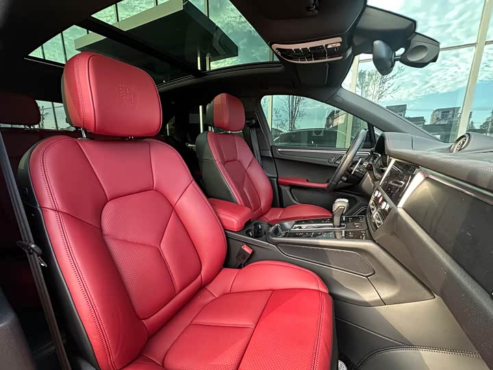 Фото 13 - Porsche Macan