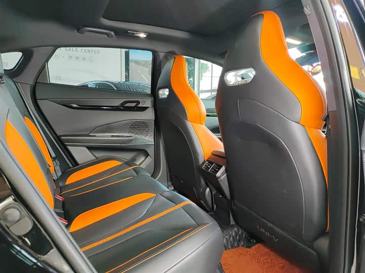 Фото 14 - Changan UNI-V