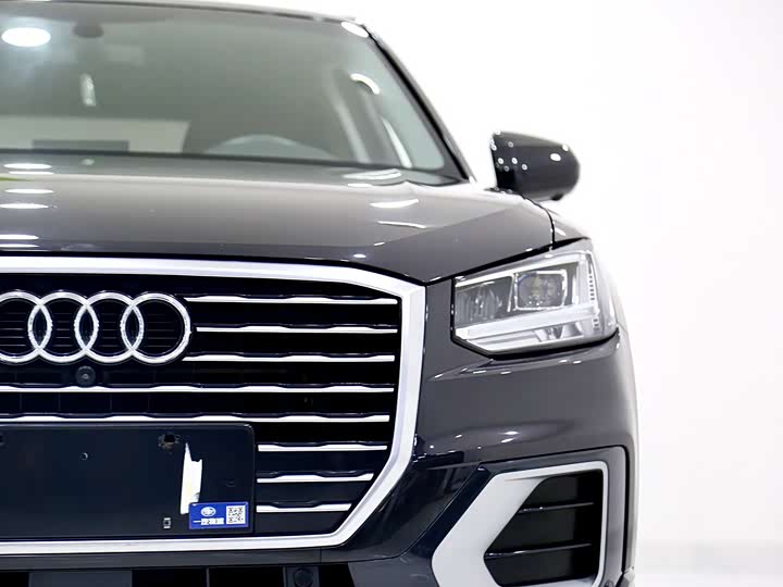 Фото 10 - Audi Q2L