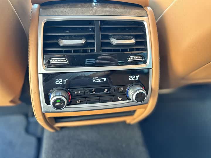 Фото 22 - BMW 7 Series