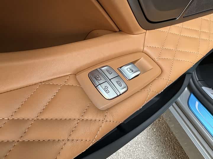 Фото 24 - BMW 7 Series