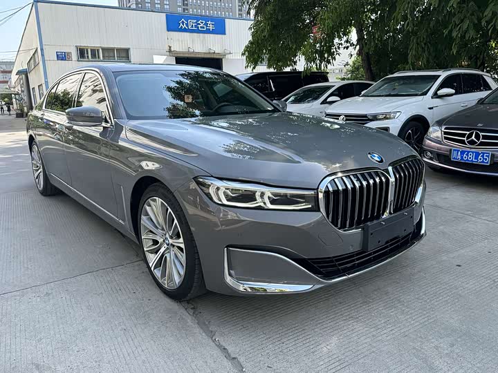 Фото 9 - BMW 7 Series