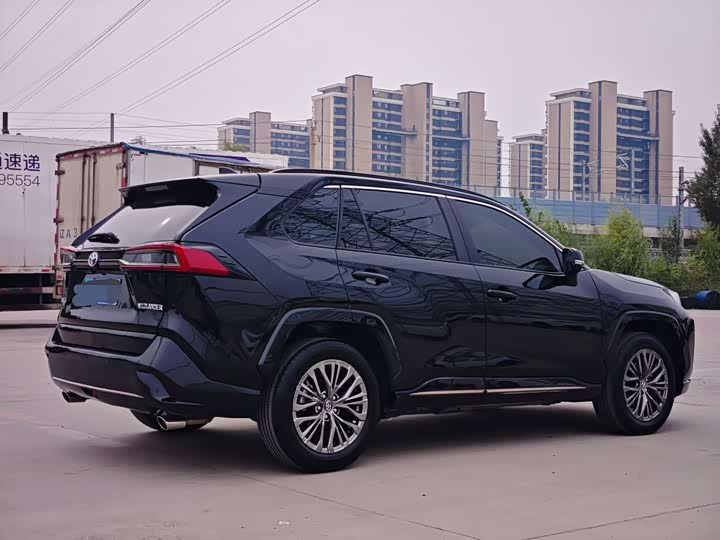 Фото 7 - Toyota Wildlander