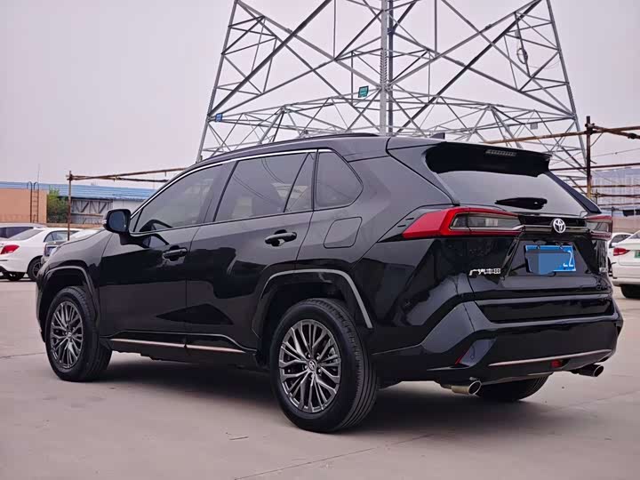 Фото 9 - Toyota Wildlander