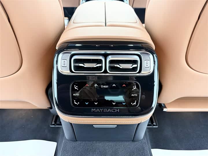 Фото 16 - Mercedes-Benz Maybach S-Class