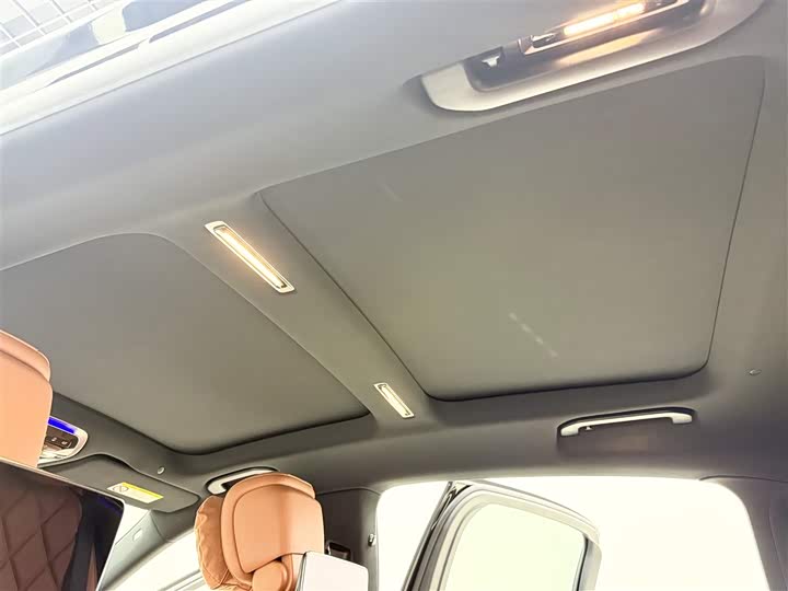 Фото 18 - Mercedes-Benz Maybach S-Class