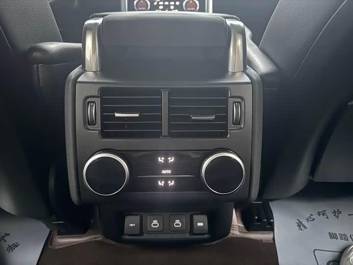 Фото 12 - Land Rover Discovery