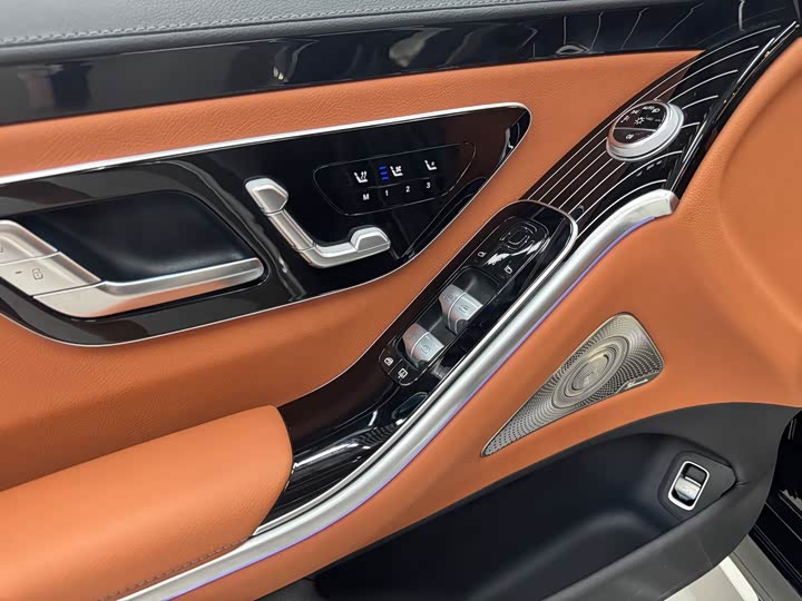 Фото 10 - Mercedes-Benz S-Class