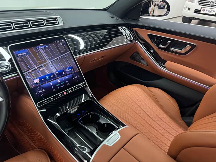 Фото 14 - Mercedes-Benz S-Class