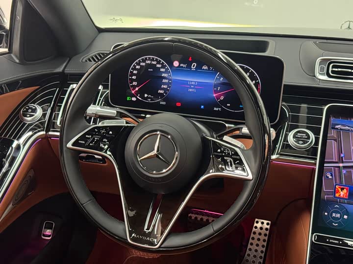 Фото 18 - Mercedes-Benz S-Class