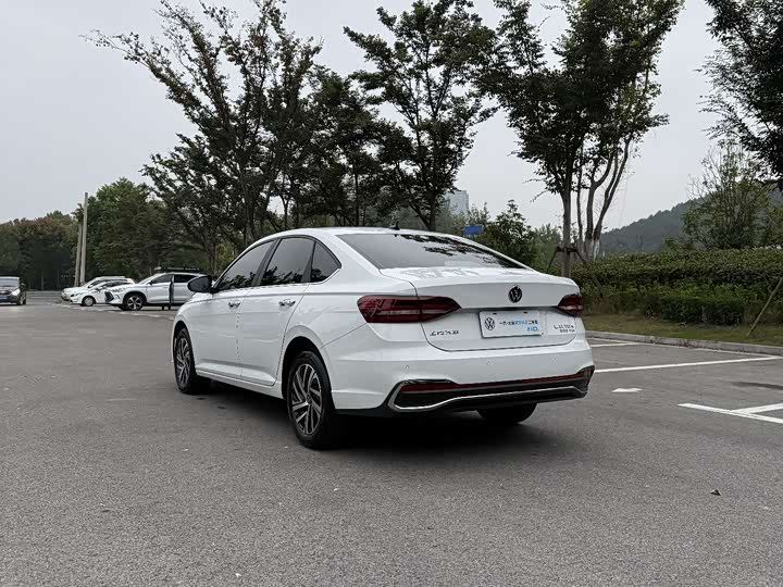 Фото 10 - Volkswagen Lavida