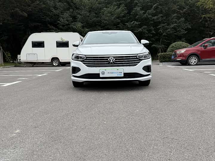 Фото 2 - Volkswagen Lavida