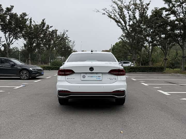 Фото 8 - Volkswagen Lavida