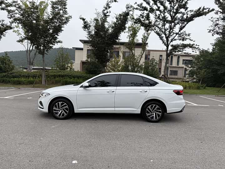 Фото 9 - Volkswagen Lavida