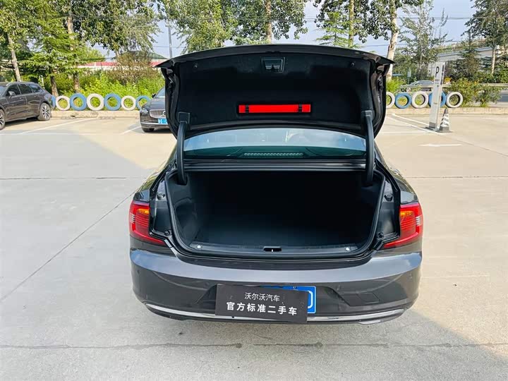 Фото 18 - Volvo S90