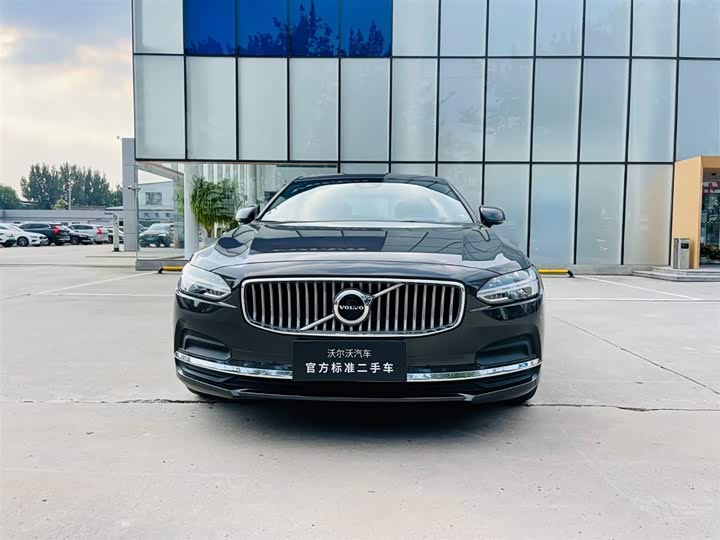 Фото 2 - Volvo S90
