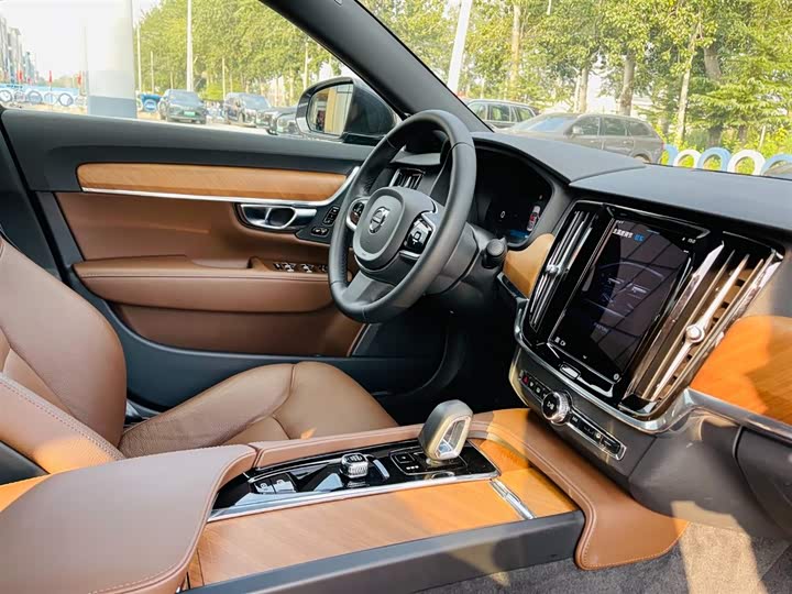 Фото 22 - Volvo S90