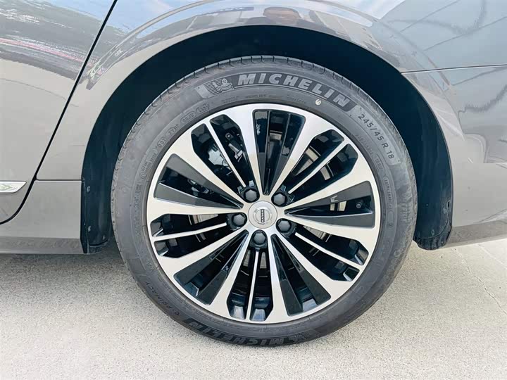 Фото 4 - Volvo S90