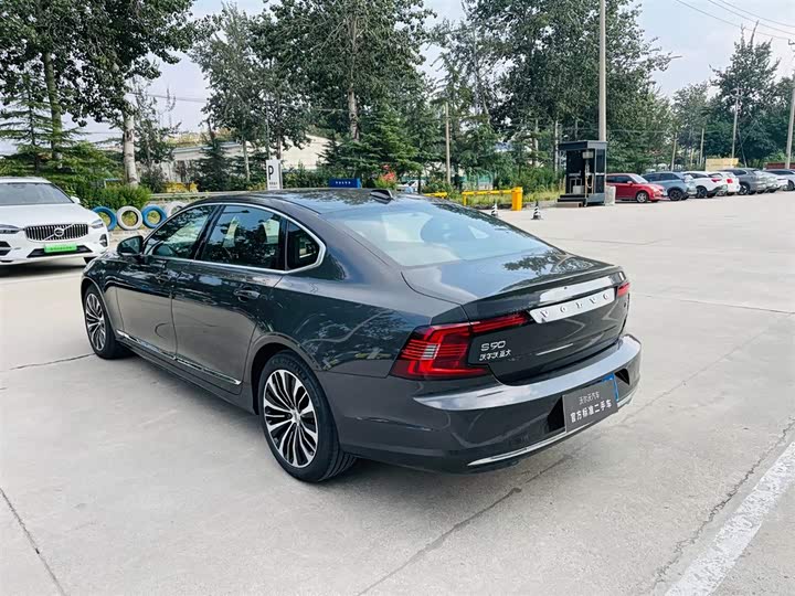 Фото 5 - Volvo S90