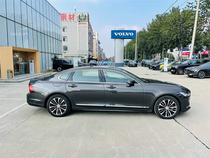 Фото 7 - Volvo S90
