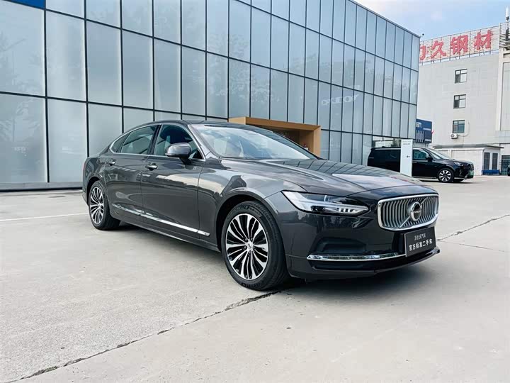 Фото 8 - Volvo S90