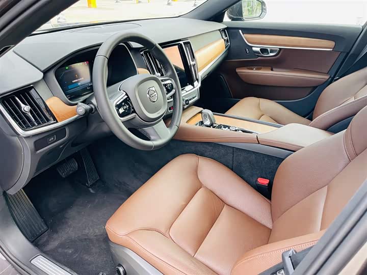 Фото 9 - Volvo S90