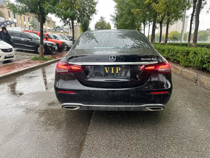 Фото 7 - Mercedes-Benz E-Class