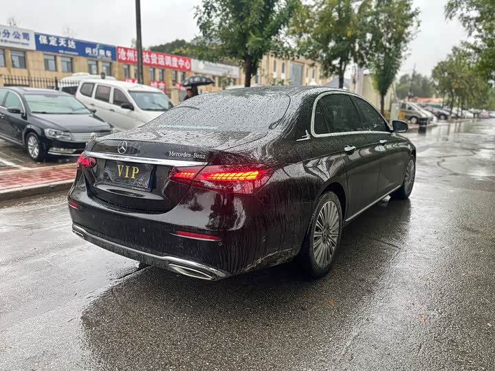 Фото 8 - Mercedes-Benz E-Class