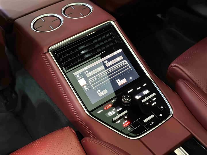 Фото 10 - Porsche Panamera