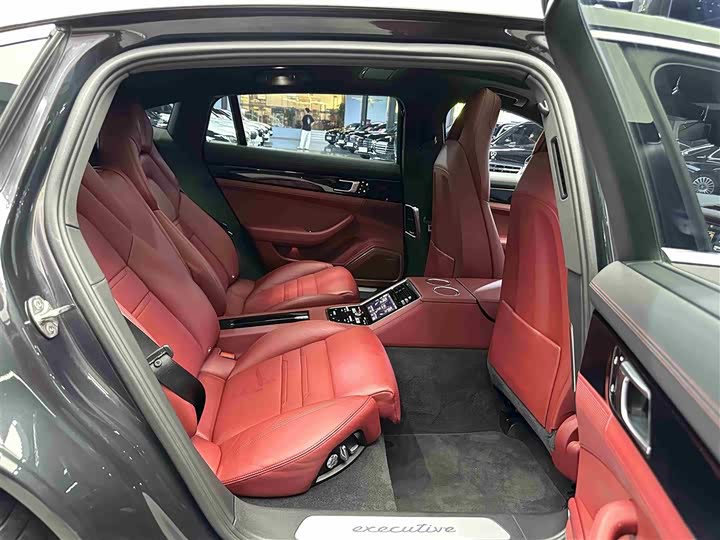 Фото 7 - Porsche Panamera