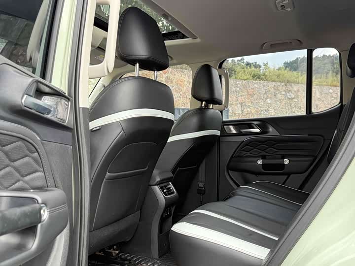 Фото 7 - Tank 300